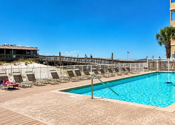 Beachfront Heated Pools Views Near Hangout