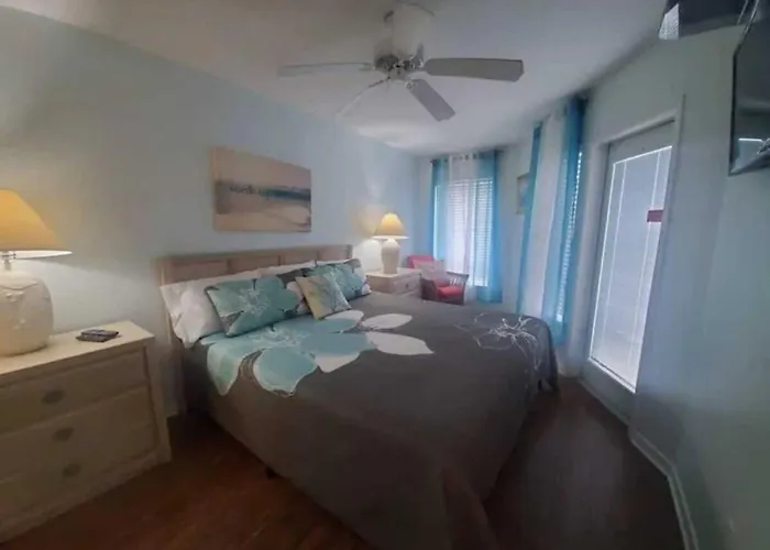 Beachfront Heated Pools Views Near Hangout *