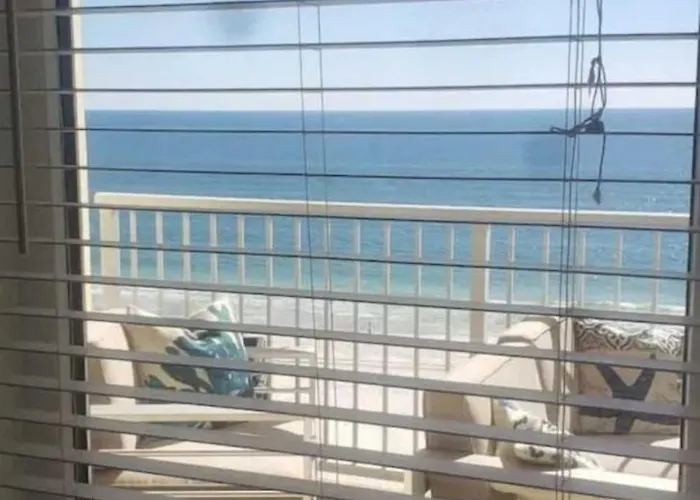 Holiday home Beachfront Heated Pools Views Near Hangout *